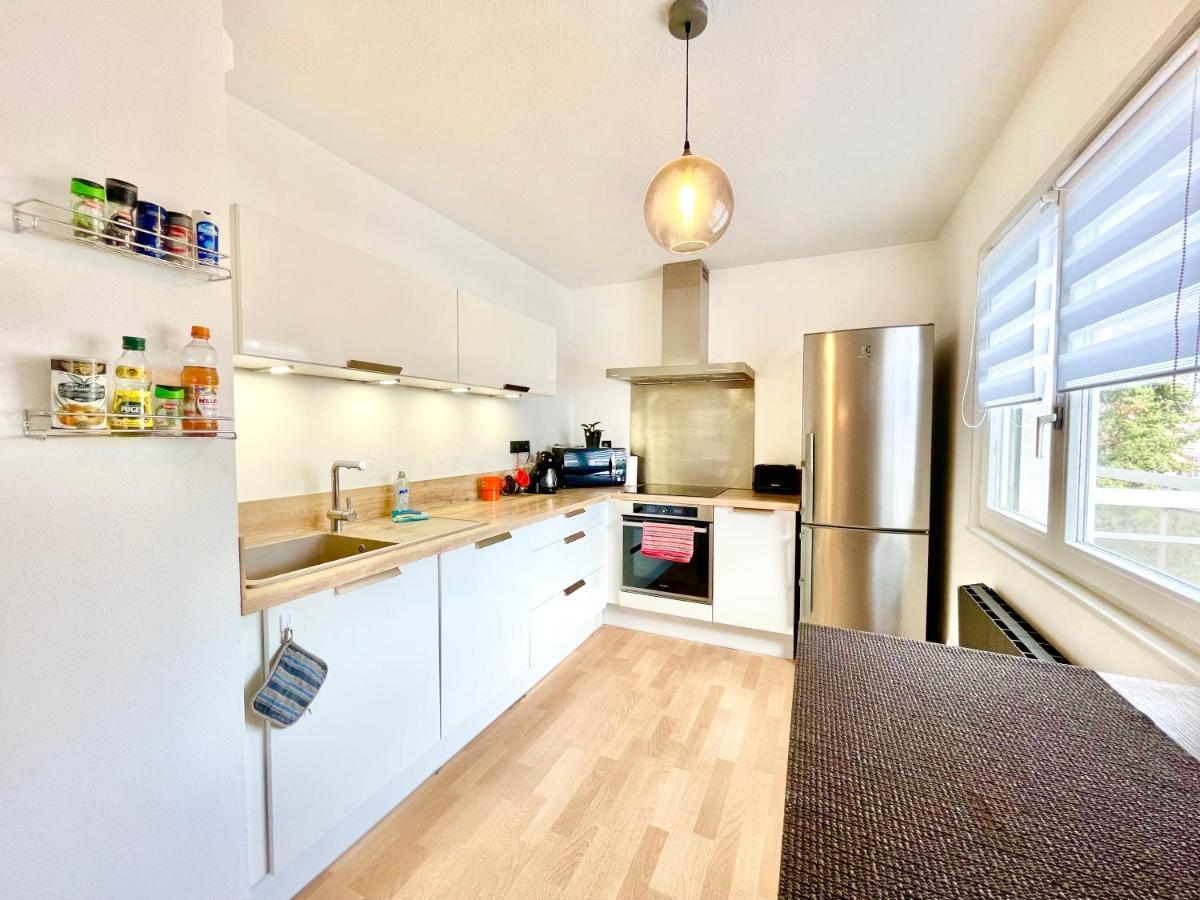 Centre - Balcon - Parking Gratuit Apartment
